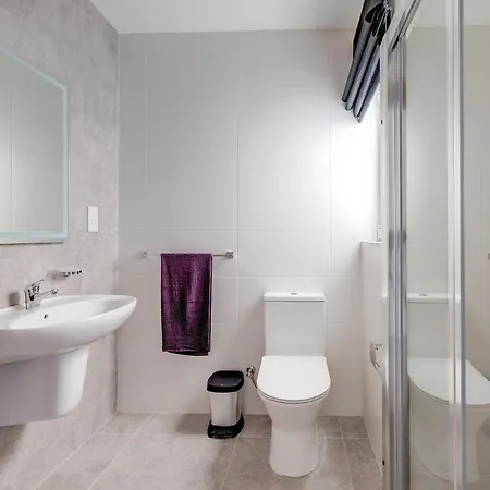 2 Bedroom Flat With Balcony, Valley Views Karp1-8