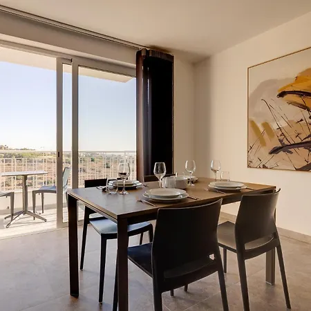 2 Bedroom Flat With Balcony, Valley Views Karp1-8 *
