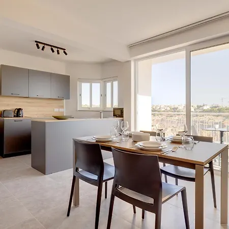 2 Bedroom Flat With Balcony, Valley Views Karp1-8 *