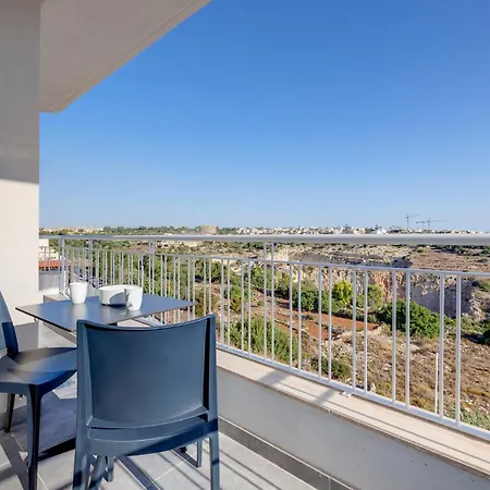 2 Bedroom Flat With Balcony, Valley Views Karp1-8 *