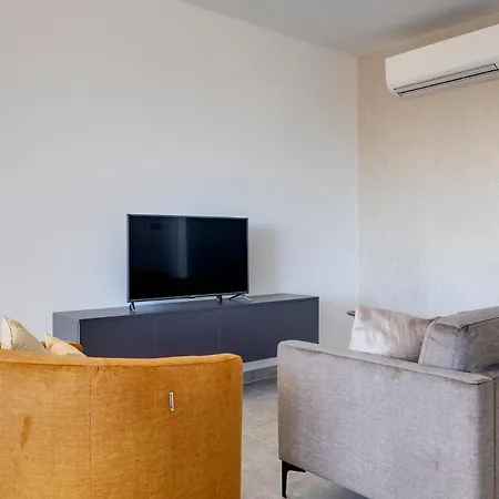 2 Bedroom Flat With Balcony, Valley Views Karp1-8 דירה San Ġwann