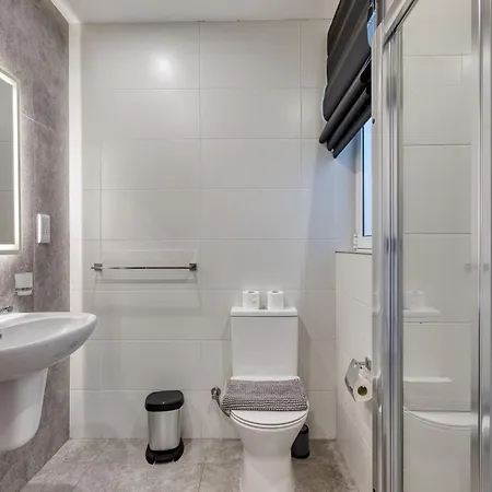 2 Bedroom Flat With Balcony, Valley Views Karp1-8